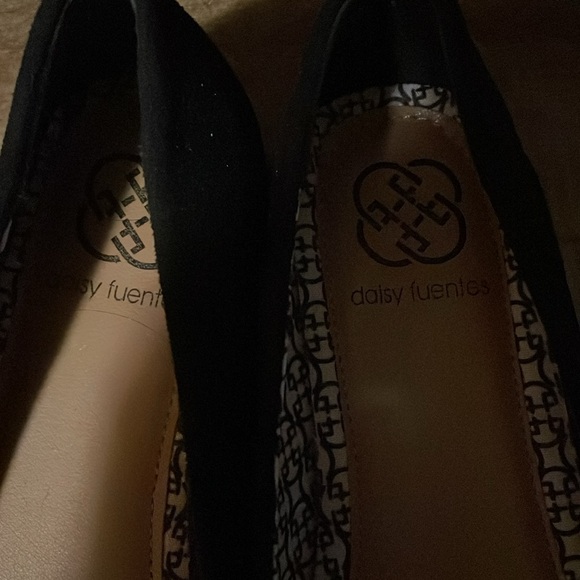 Daisy Fuentes Flats 🥿🥿 - Picture 7 of 11